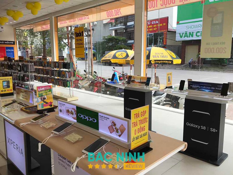 Khu vực mua sắm tại Thế Giới Di Động