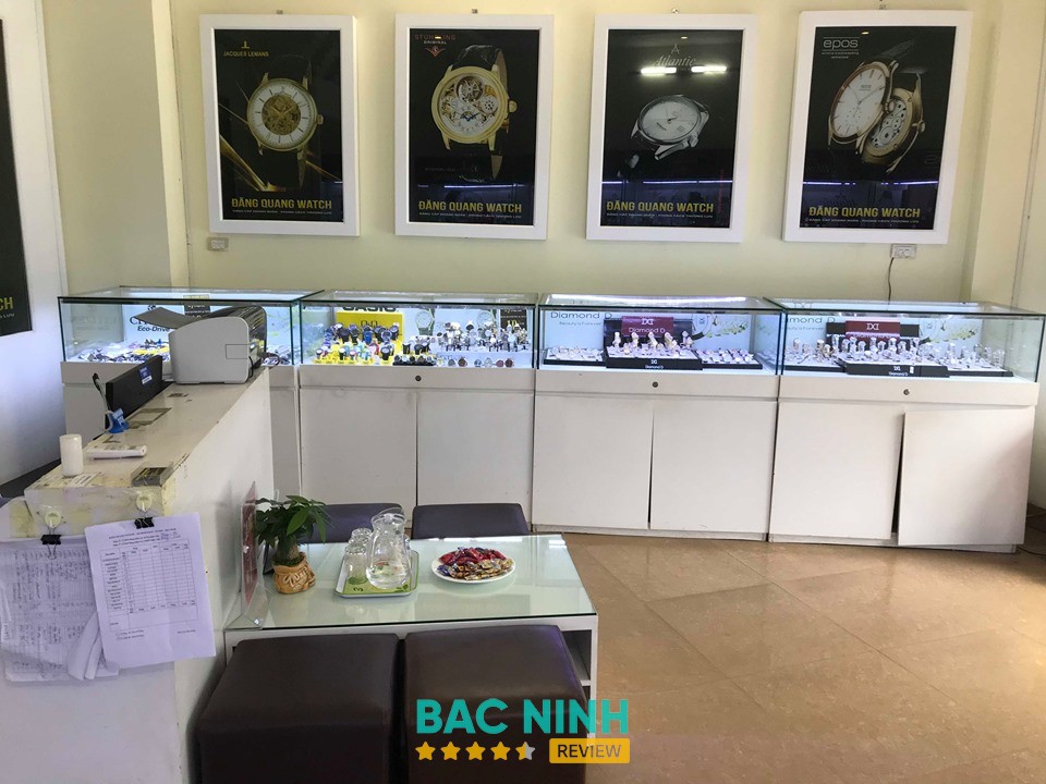 Không gian trưng bày tại Đăng Quang Watch - Bắc Ninh