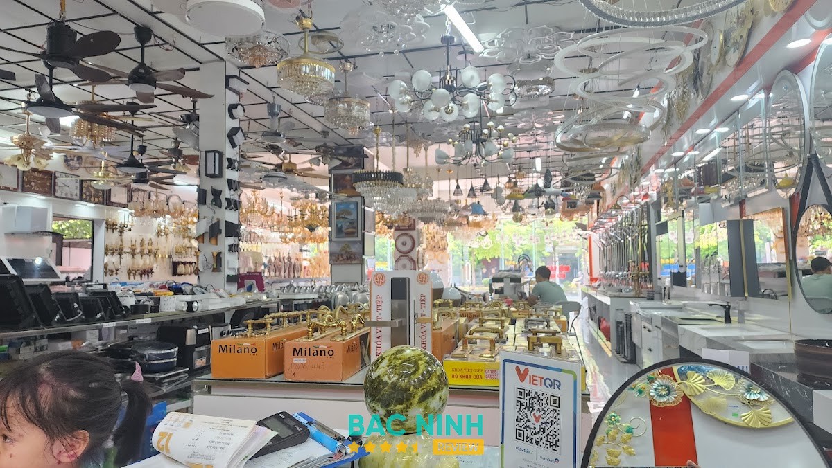 Cửa hàng điện nước, thiết bị vệ sinh, gạch Phú Thành Võ Cường