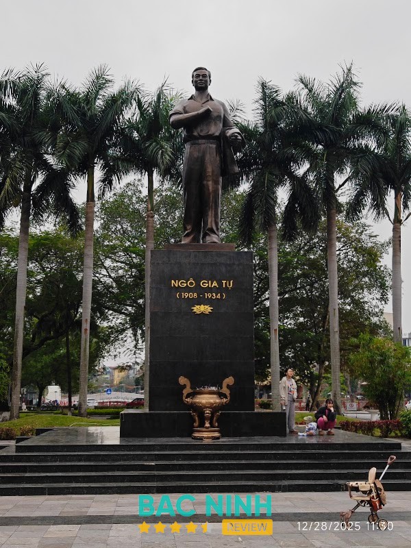 Công viên Ngô Gia Tự