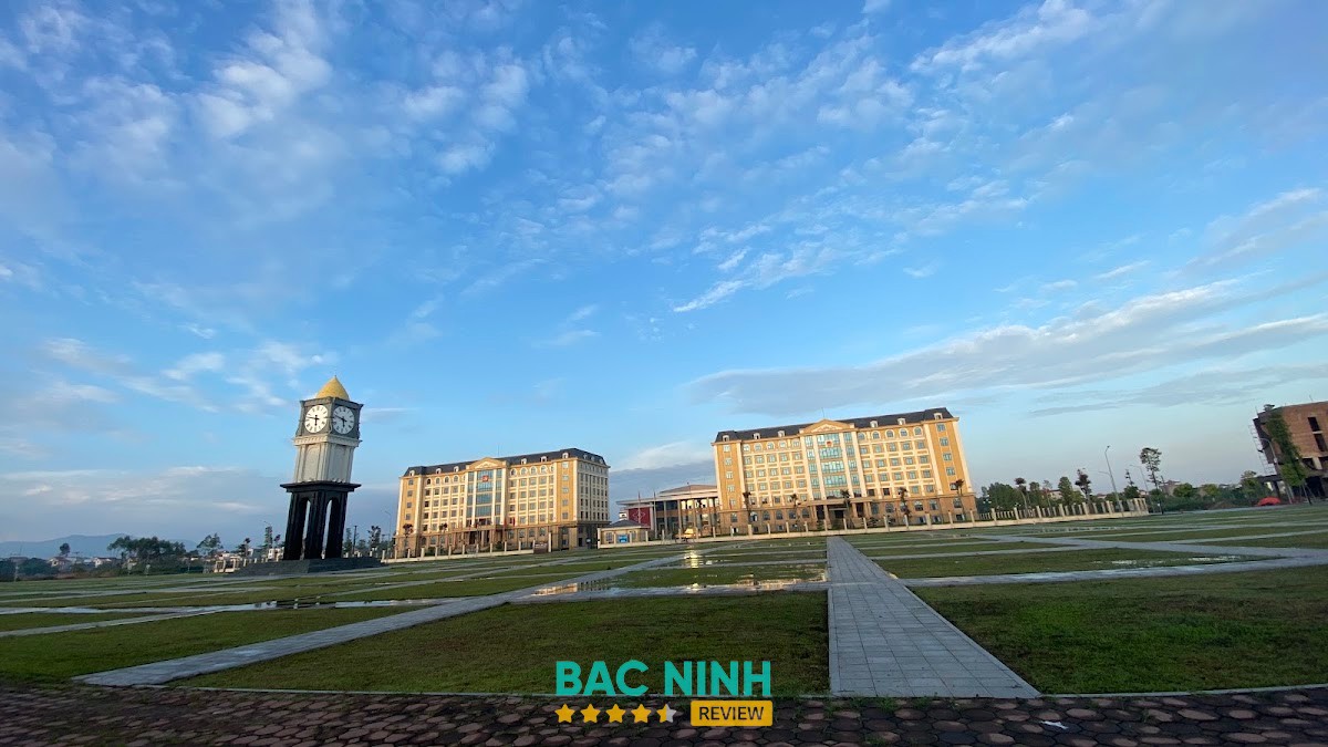 Tháp đồng hồ Bắc Giang hình ảnh 2