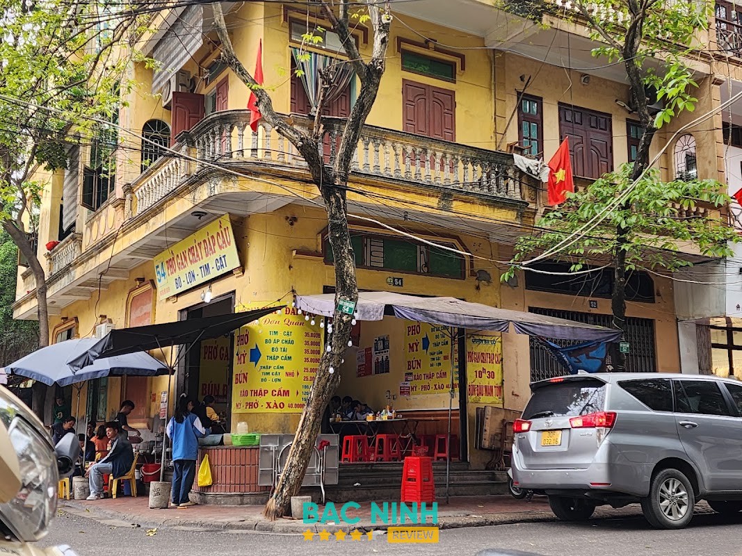 Phở gan cháy vườn hoa Kinh Bắc