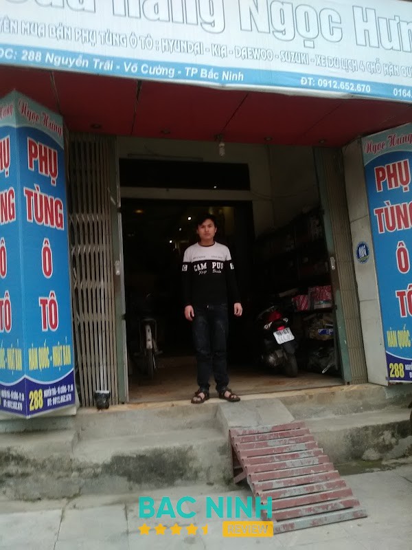Cửa hàng phụ tùng ô tô Ngọc Hưng Võ Cường
