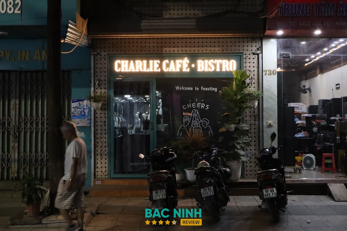 Charlie Pub
