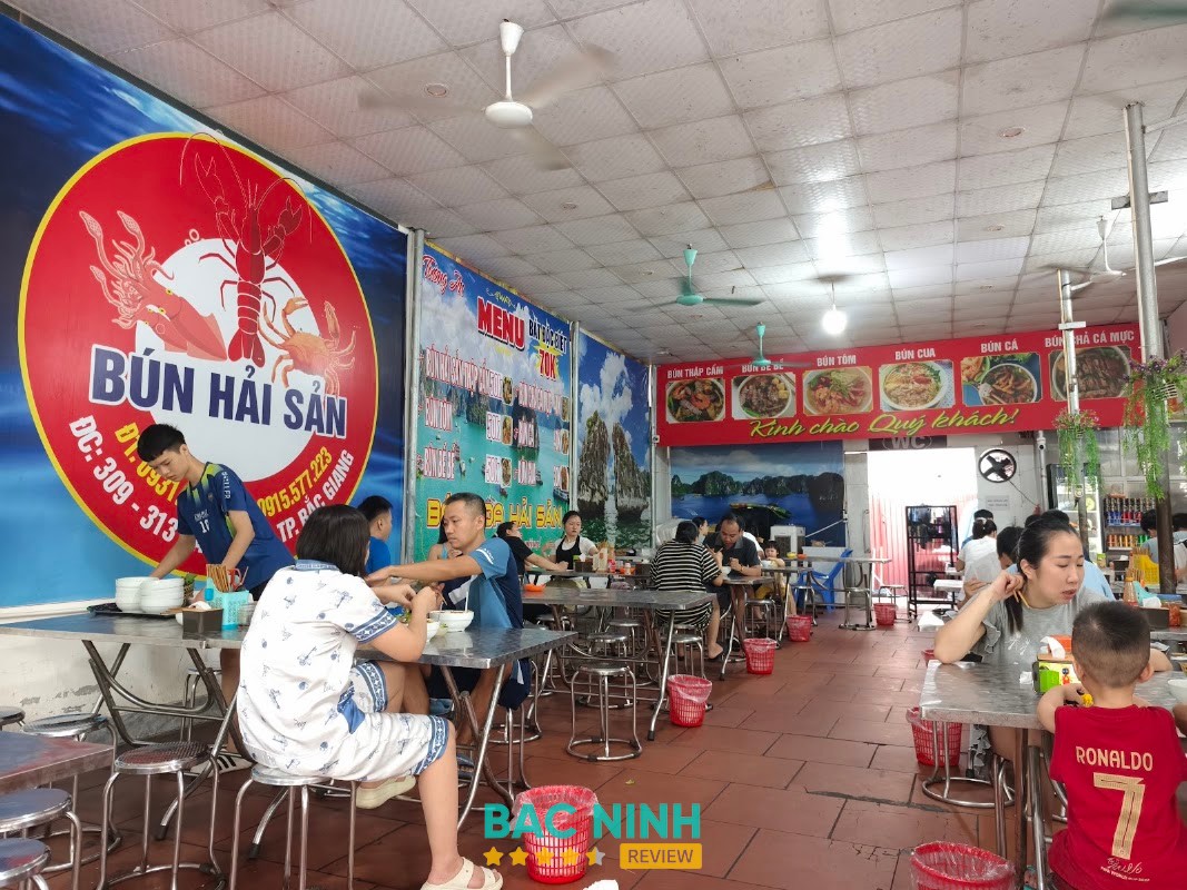 Bún hải sản Tường An tại 307 Cả Trọng