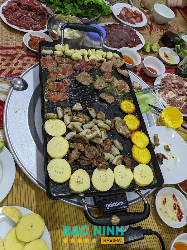 Tiệm cafe tháng 5 Quế Võ