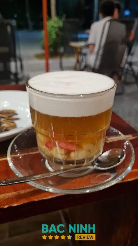 Tiệm café tháng 5 – hình ảnh 1