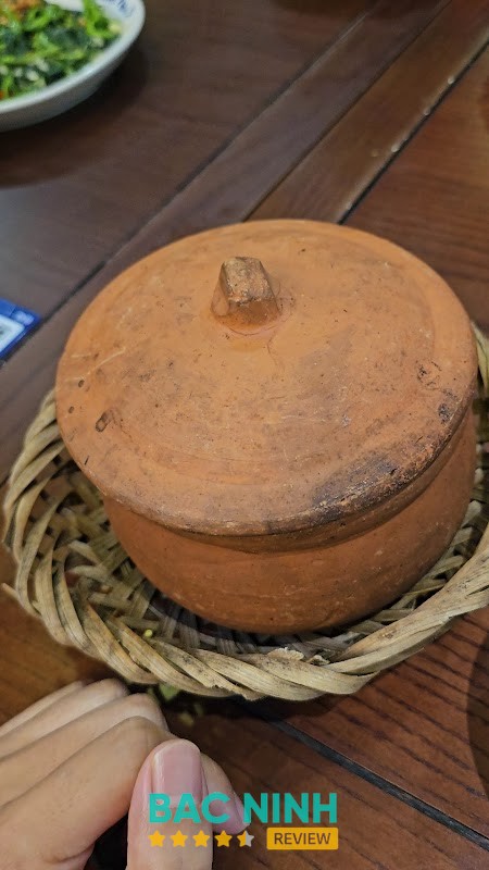 Không gian Cơm Niêu 37 Vị Ngon Xứ Nghệ