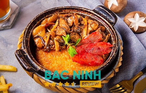 Món cơm niêu tại KOMBO Bắc Giang