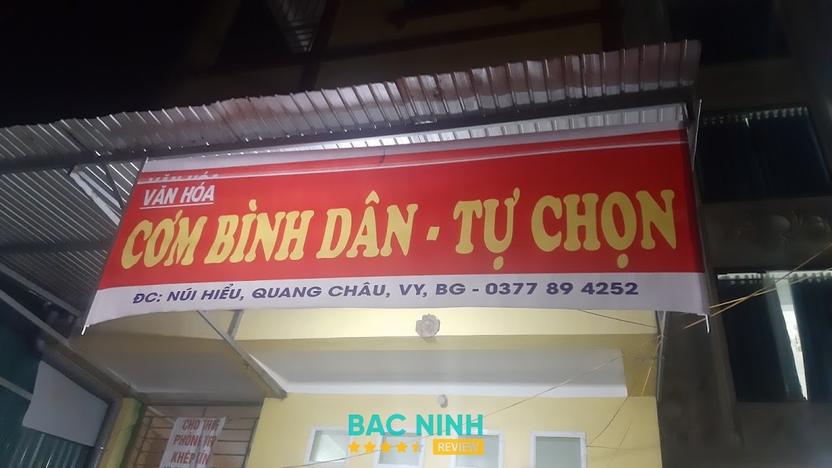 Cơm butfe văn hóa Núi Hiểu Nếnh