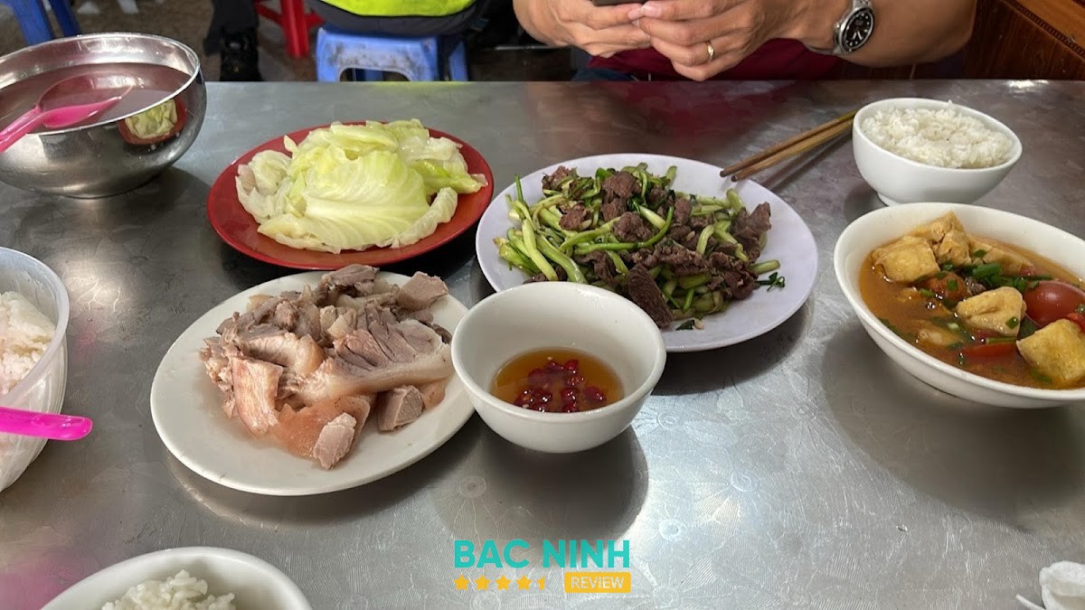 Quán Cơm Hà Phong