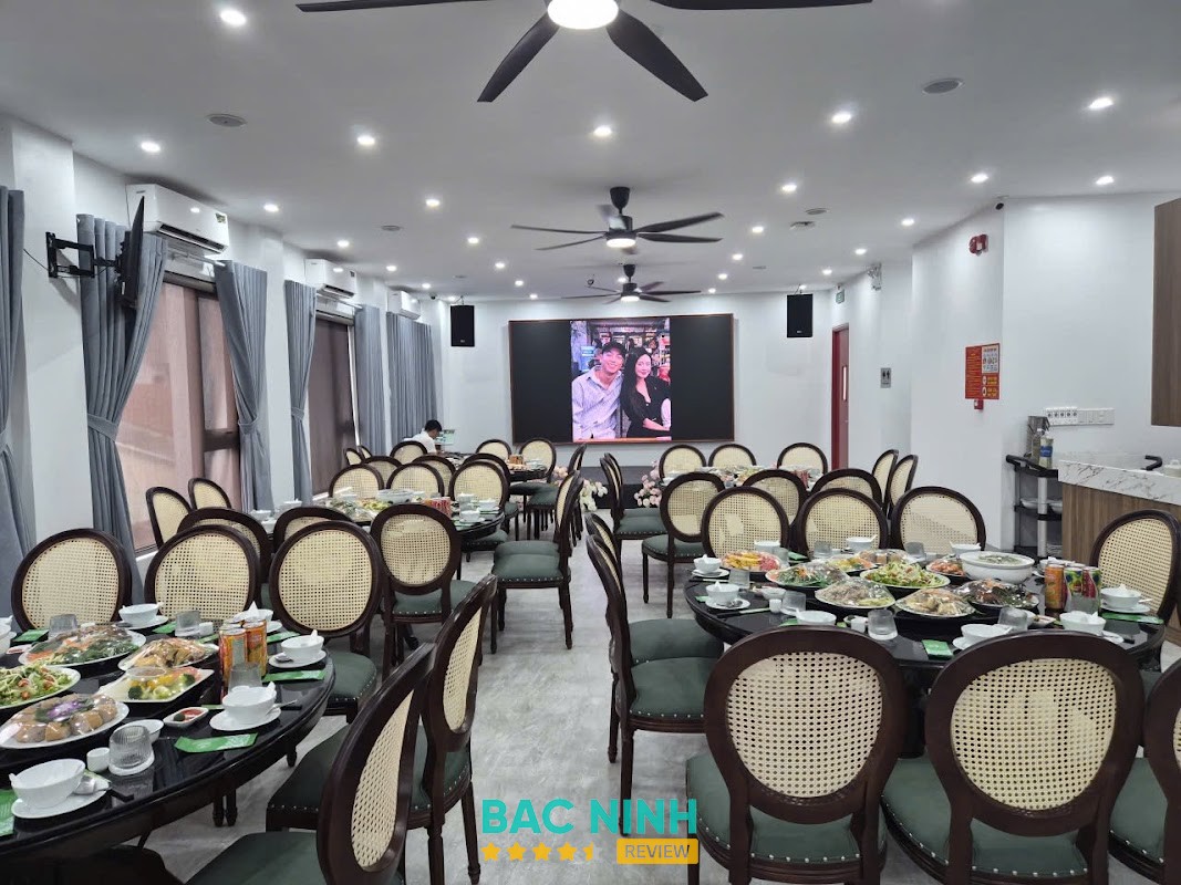 Nhà hàng Bờ Hồ Hòa Binh Lục Nam