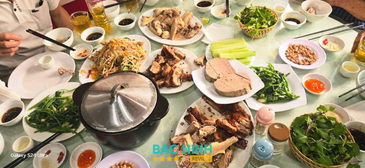 Phở vịt quay Trâm Anh Bắc Giang