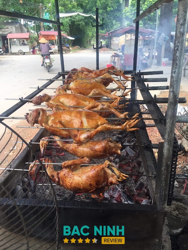 Vịt quay tại Cửa Hàng Vịt Quay Tuân Béo
