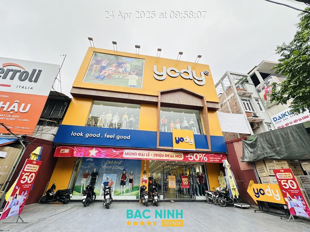 Sản phẩm trưng bày tại YODY Từ Sơn