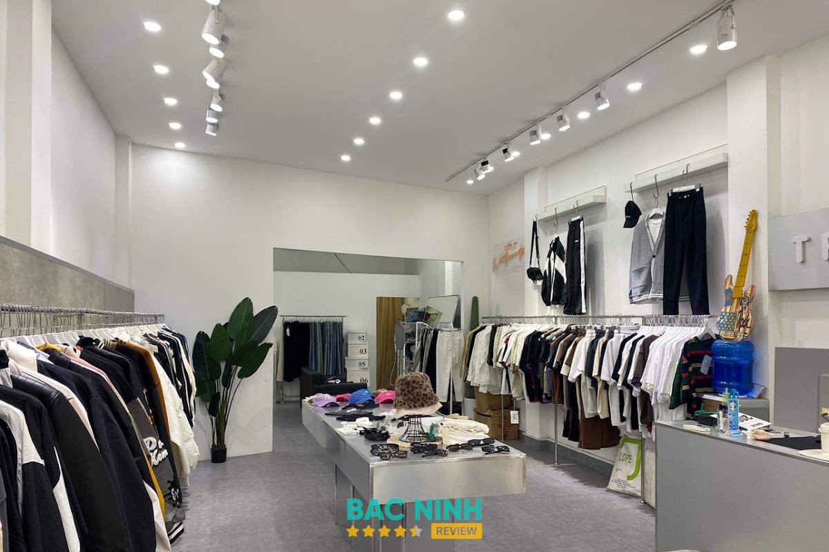 Mẫu thời trang tại Shop thời trang nữ L&D