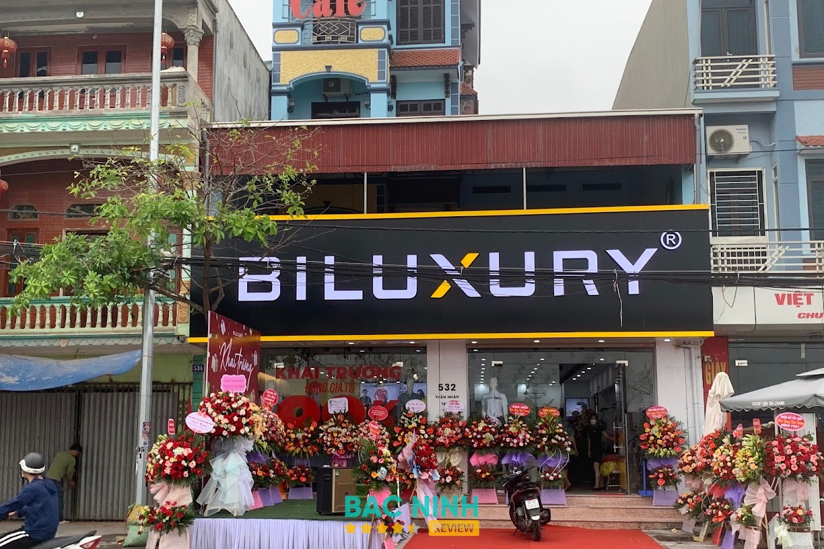 Hình ảnh Ngọc Lý chuyên vest nam