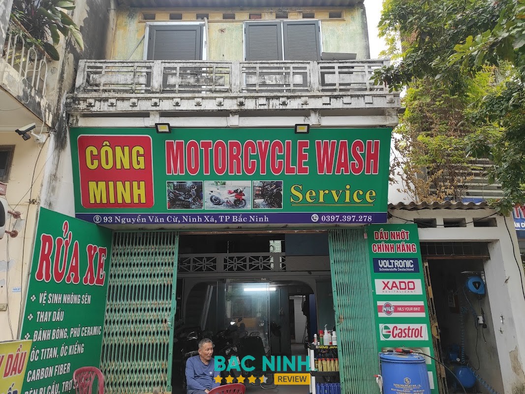Khu vực rửa và chăm sóc xe Bác Khôi